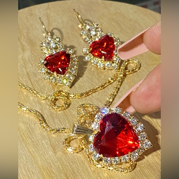 New Red Heart necklace and Earrings golden jewelry set rhinestone Valentines - Picture 5 of 6